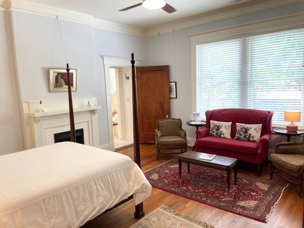Gillen House Bed & Breakfast 3*